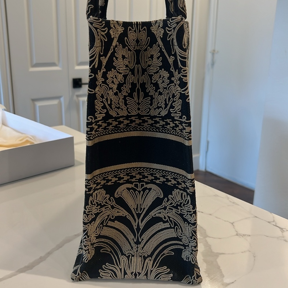Dior Book Tote L 03C Noir/Beige - Picture 5 of 10